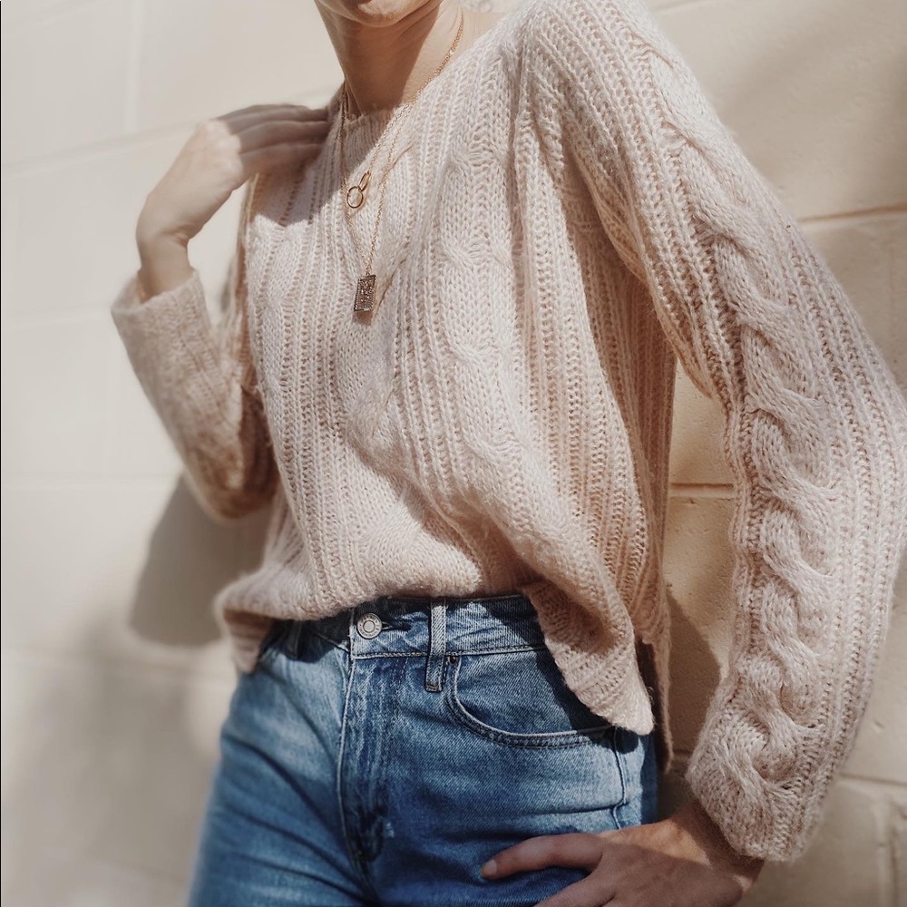 Blush pink Forever 21 knit sweater 🌸
